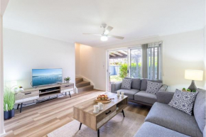 2 10 Catalina Close Walk to Shoal Bay Beach